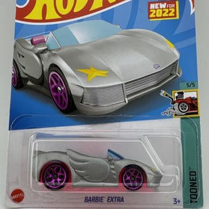 Hot Wheels Barbie Extra Tooned Silver/Pink Movie Car