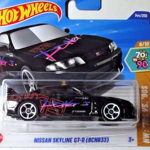 Hot Wheels Nissan Skyline GT-R BCNR33 - HW: '70s vs '90s Black Christmas Gift Idea