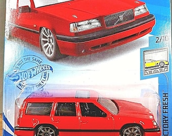 Hot Wheels Volvo 850 Estate – Red Factory Fresh Collector's Edition