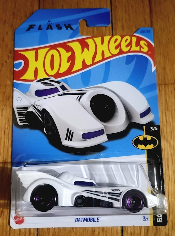 Hot Wheels Batmobile DC The Flash Batman Series White - Collector's Edition