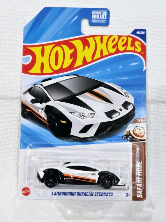 Hot Wheels Lamborghini Huracan Sterrato Safari Mode Series White Collector's Edition