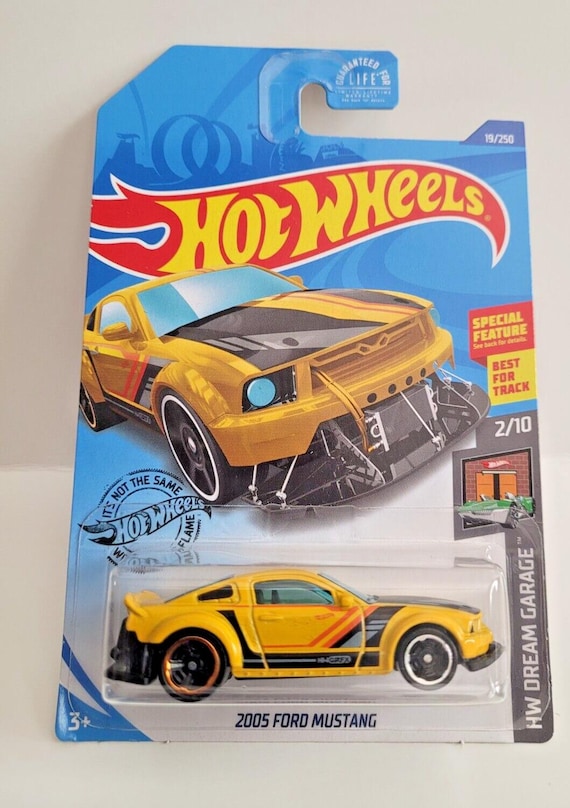 Hot Wheels Ford Mustang HW Dream Garage Yellow