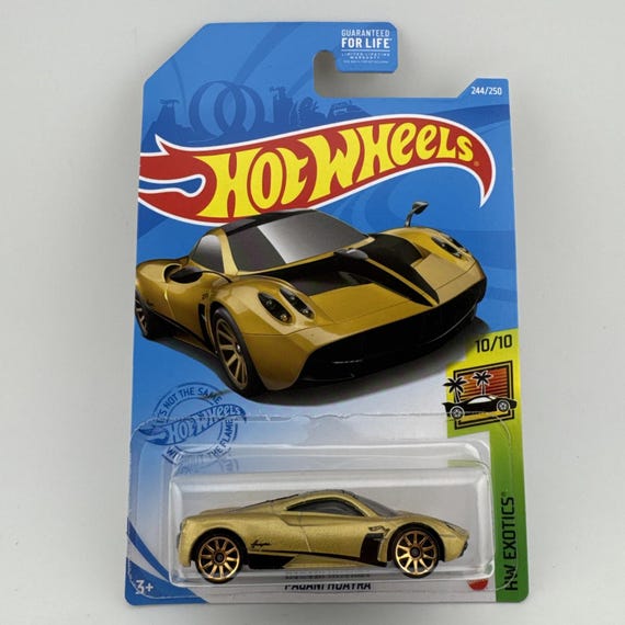 Hot Wheels Pagani Huayra HW Exotics Gold Collector's Edition