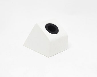 Penwell Craftsman Standard – Lunar White: The pen cap holder for capped fountain pens and rollerballs