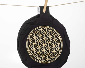 Yogakussenhoes Lanakila - The Victory Flower of Life Stick zwart - Verfris je yogaomgeving: Nieuwe yogakussens in vele kleuren.