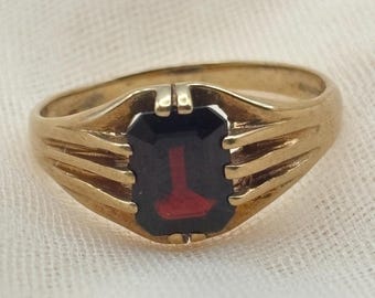 Vintage Emerald-Cut Garnet 9ct Gold Ring – 1970s Retro Style, Size X - 21