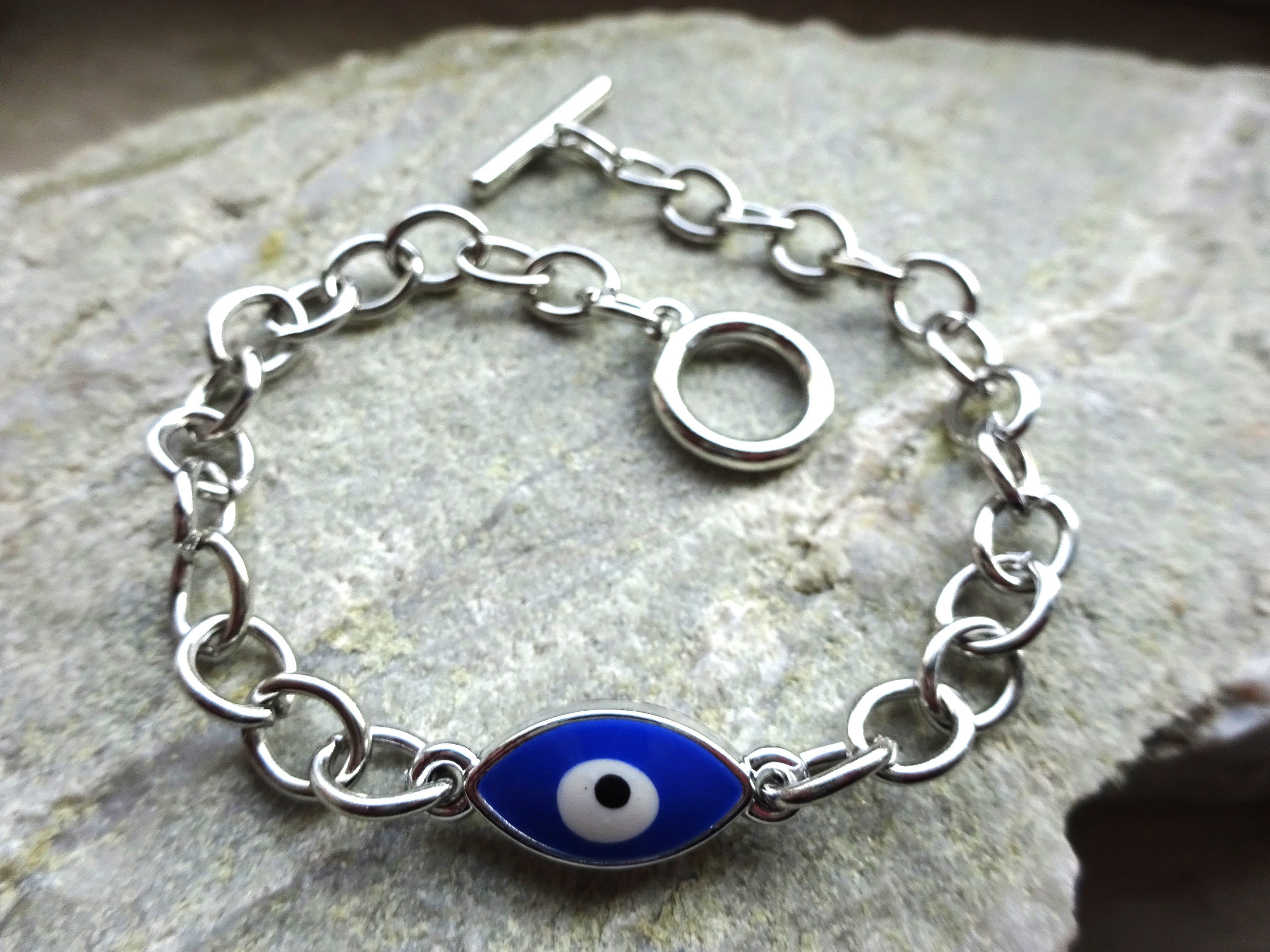 Glas Evil Eye Symbol nahtlose Muster auf weißem Hintergrund. Türkische  traditionelle Amulett. Blue Magic Souvenir Stockfotografie - Alamy