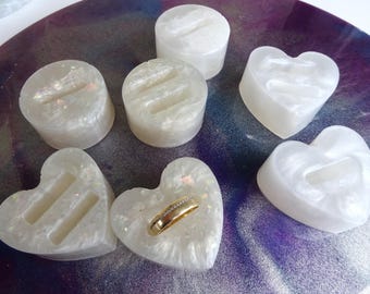 Porta anillos de resina: forma de corazón o redonda, porta anillos, aspecto nácar, regalo hecho a mano para ella