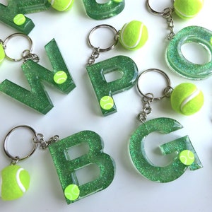 Tennis Epoxidharz Buchstabe Schlüsselanhänger/ Tennis Sporttaschen Anhänger/ Tennisschläger Anhänger/ Tennisfan Geschenkidee/ Schlüsselbund