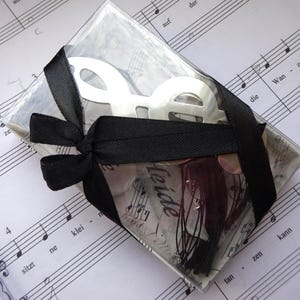 Treble Clef Personalized Keychain and Bookmark Set / Music Note Charm with Name Tag – Unique Gift for Music Lovers, Bookworms & Musicians.