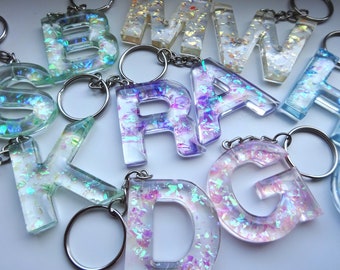 Porte-clés lettres en résine époxy de différentes couleurs / idées cadeaux / artisanat / porte-clés / porte-clés