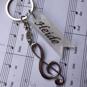 Treble Clef Personalized Keychain and Bookmark Set / Music Note Charm with Name Tag – Unique Gift for Music Lovers, Bookworms & Musicians.