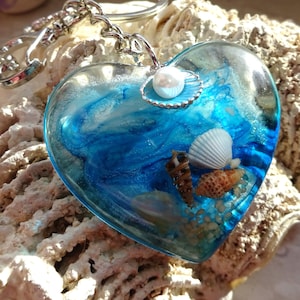Epoxy Resin Blue Heart Keychain with natural sea shells / Ocean motif Keyring / Marine life keychain / Sea shell keyring / Gift Idea