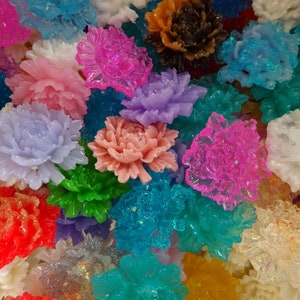 Epoxy resin Flower shape / Flower pendants for jewelry making, DIY, charms, pendants / craft material / jewelry beads / jewelry accessories