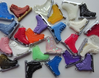 Epoxidharz Eislaufschuh Anhänger für Ihre Bastelarbeiten / Kunsthandwerk / Bastelmaterial/ Schmuckbeads /Schmuckzubehör / Schmuck DIY