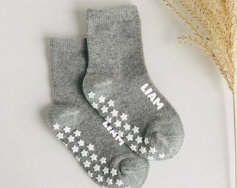 Cadeau personnalisé pour tout-petit Chaussettes personnalisées pour enfant et bébé Chaussettes antidérapantes personnalisées pour bébé Chaussettes antidérapantes pour bébé Cadeau personnalisé pour bébé