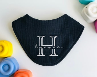 Heirloom Baby Bib Cotton Dribble Bib avec nom personnalisé Bandana Bib Baby Shower Gift Newborn Present First-born Gift,