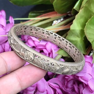 Excellent Vintage Lovely Handicraft Unique Carved Tibetan Old Silver Plated Bangle Bracelet