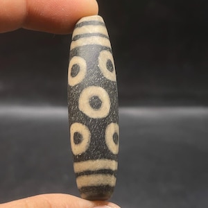 Ancient Tibetan Agate Dzi Bead: Himalayan Stone