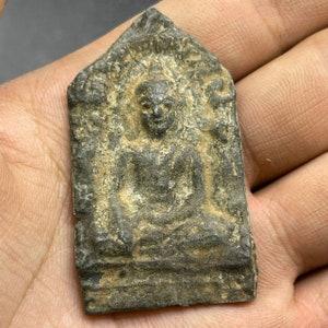 Ancient Near Eastern Gandhara Bronze budha Depicting picture