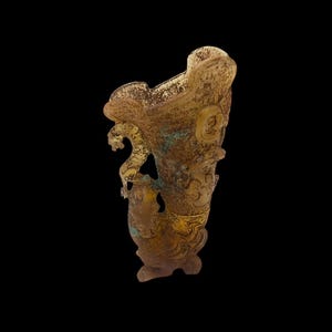 Wonderful Ancient Roman, Near Eastern crystal carving drinking vessel with beast terminal in good condition