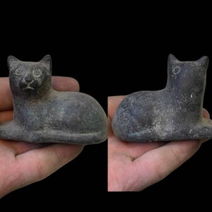 Beautiful Antique quality Ancient Roman bronze small cat Statue Sculpture