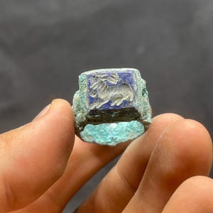 Very Rare Ancient Roman Style Bronze with Natural lapis lazuli Intaglio Stone Ring With Rare Patina