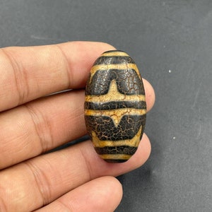 Beautiful Authentic Ancient Old Tibetan Himalayan Agate Rare Stripes Lucky Amulet Dzi Bead