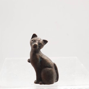 Very Unique Near Eastern Old bronze Sitting CAT Statue