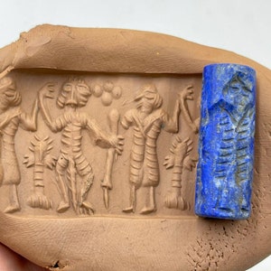 Ancient Mesopotamia period Old Lapis Lazuli Stone Cylinder Seal Bead With Figures Impression