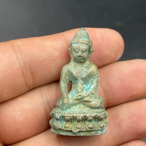 FREE Shipping worldwide Ancient  Near Eastern Old Gandhara bronze budha Figure Amulet