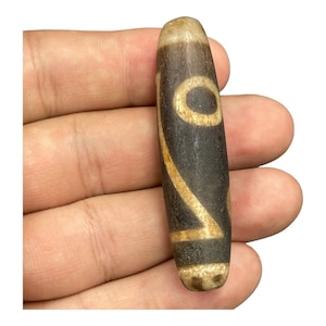 Ancient indo Tibetan Antique Agate Eyes motif dzi bead Amulet