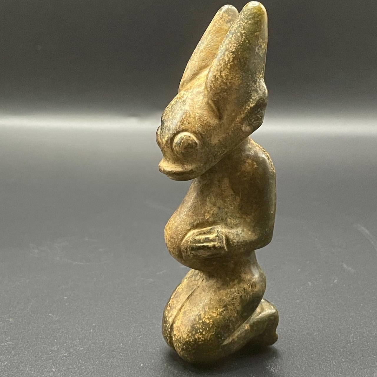 ユニークな古代近東の古い翡翠彫刻の偶像石像 - Etsy 日本