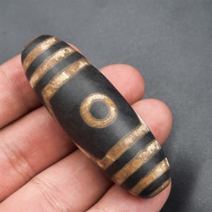 Extremely Rare Ancient Tibetan Agate 3 Eyed dzi Big bead Amulet