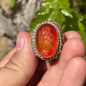 Hervorragender antiker römischer Karneol-Achatstein, Gravuren des römischen Königs, seltener, ausgezeichneter Ring aus massivem Silber