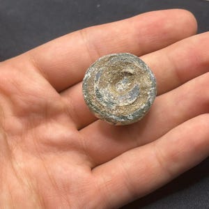 Pièce de jeu d&#39;échecs romaine antique en verre irisé