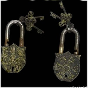 Unique Tibetan Antique Chiness Bronze Figures Art Engraved Inscription Big Lock