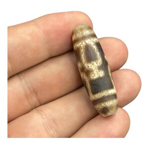 Antique Agate Bead Tibetan Himalayan stripes Ancient pattern Dzi bead Amulet