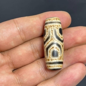 Genuine Authentic Ancient Old Tibetan Himalayan Agate 9 Eye Rare Unique Lucky Amulet Dzi Bead