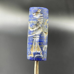 Rare Ancient Mesopotamia period Old Lapis Lazuli Stone Cylinder Seal Bead With Figures Impression