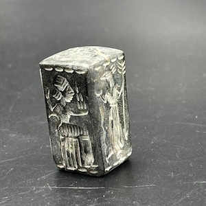 Ancient Near Eastern black intaglio Stone Seal Stamp