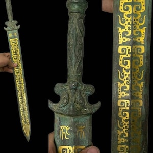 Bellissima antica spada romana in bronzo dorato, grande e meravigliosa