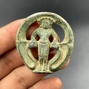 FREE Shipping worldwide European Finds Ancient Roman Bronze Lady Figure Amulet Wearable