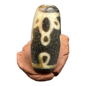 Himalayan Tibetan Dzi Bead With Ancient milky Stripes Dzi Bead Collectable Bead