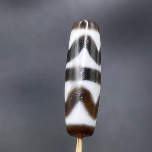 Lovely Ancient Himalayan Agate Stone Beautiful Design Rare Lovely Dzi Amulet Bead