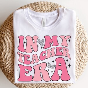 In mijn leraar tijdperk shirt, leraar shirt, retro groovy leraar shirts, leraar geschenken, leraar waardering geschenk, terug naar school shirts, trendy
