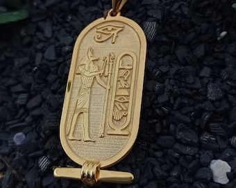 Collar con nombre y jeroglífico de Anubis con cartucho / Colgante de Anubis hecho a medida con nombre / Collar del Antiguo Egipto / Joyas del Antiguo Egipto