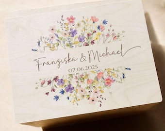 Herinneringsdoos voor een bruiloft, cadeau voor pasgetrouwden | Gepersonaliseerde houten doos met bloemenmotief | Schatkist, houten doos, tijdcapsule