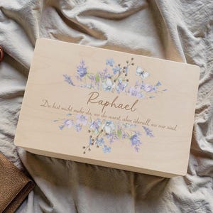 Personalized keepsake box | Gift for birthdays, anniversaries, thank-yous, farewells, births, and bereavement | Wooden box with blue flowers