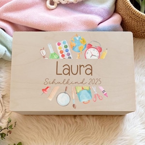 Schulkiste Schulkind Geschenk zur Einschulung Schulanfang Erinnerungsbox Erinnerungskiste mit Schulmotiv personalisiert mit Namen und Jahr